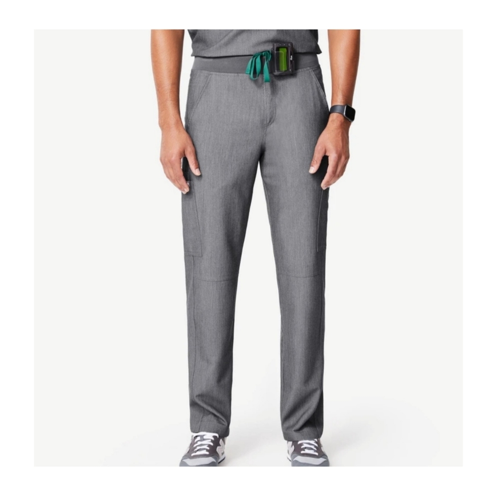 Figs Axim Cargo Scrub Pants in Graphite size XL